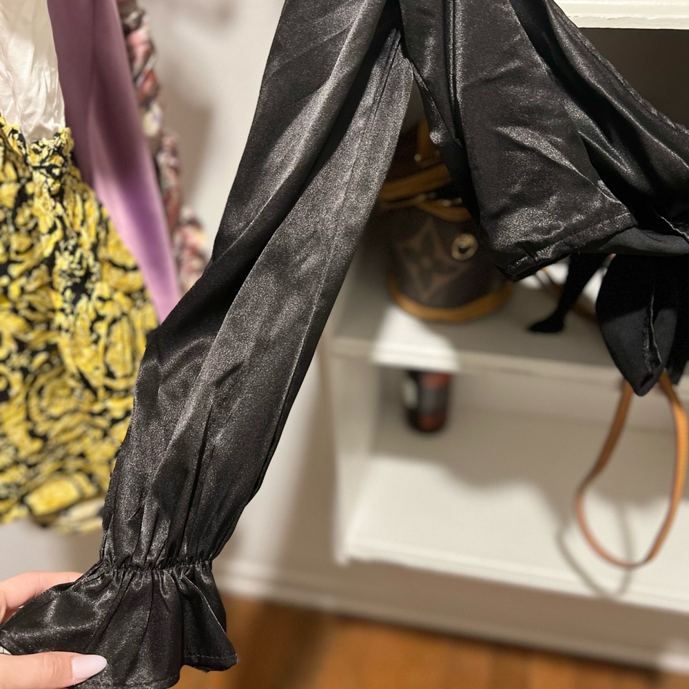 Top - Picture 4 of 4